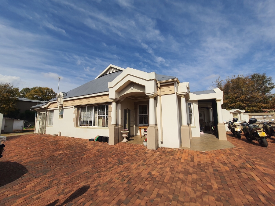 6 Bedroom Property for Sale in Potchefstroom North West
